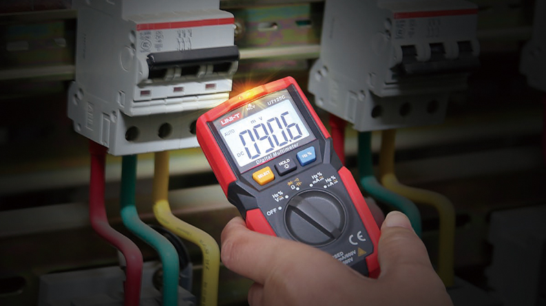 UT125C DC Voltage Measurement