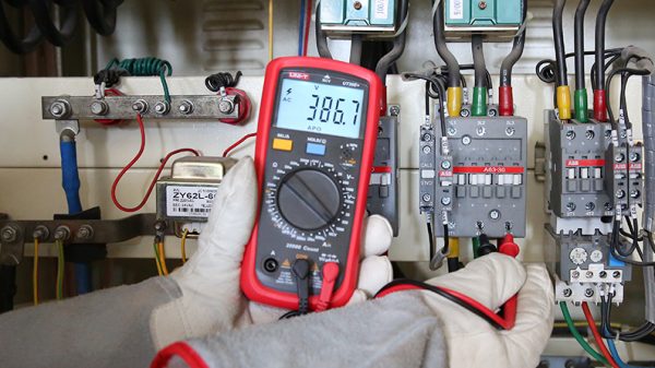 UNI-T UT39E+ Modern Digital Multimeter (DC/AC 1000V, DC/AC 20A) - Home