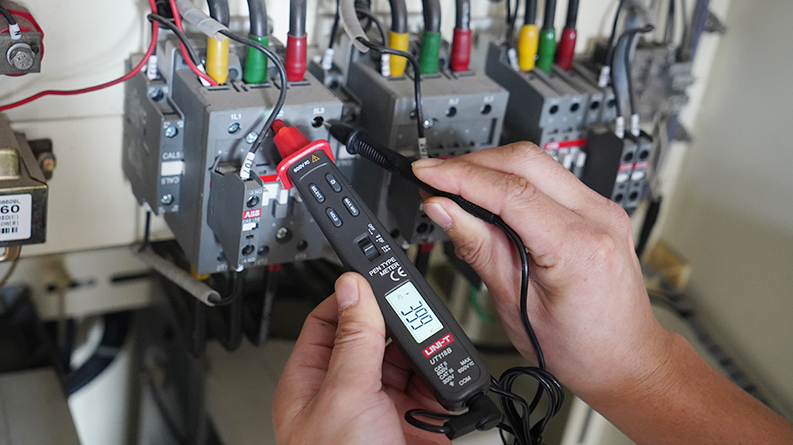 UT118B AC Voltage Measurement