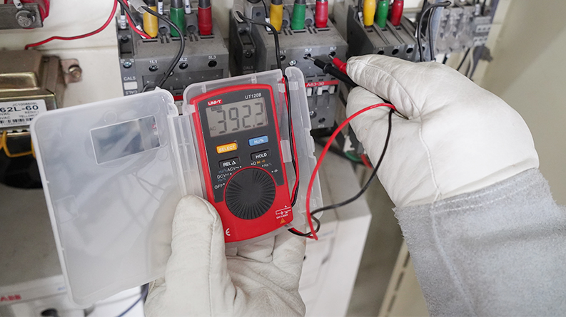 UT120B Voltage Measuremnet