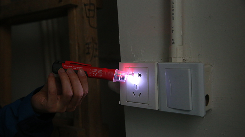 UT12S-US/UT12D-US AC Voltage Detectors 12 UT12D application-2