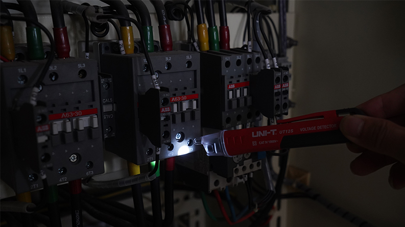 UT12S-US/UT12D-US AC Voltage Detectors 13 UT12S application