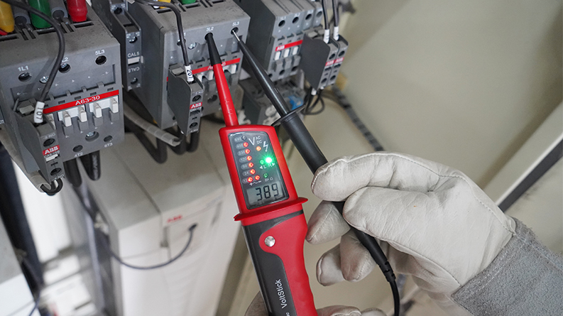 UT15C voltage measurement
