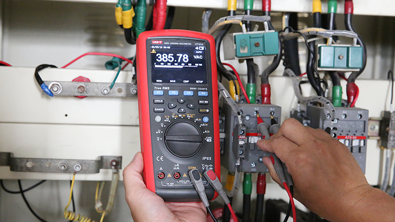 UT181A True RMS Datalogging Multimeter 15 UT181A AC Voltage Measurement