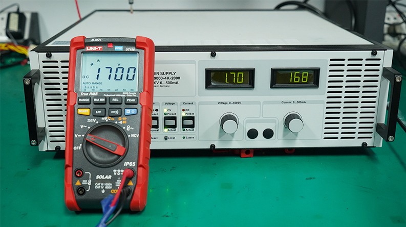 UT196 1700V DC True RMS Professional Multimeter - Solar Pro 11 UT196 DC high voltage measurement