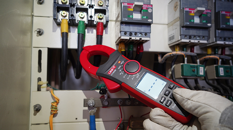 UT200 Series 1000A True RMS Digital Clamp Meters 12 UT205E NCV measurement