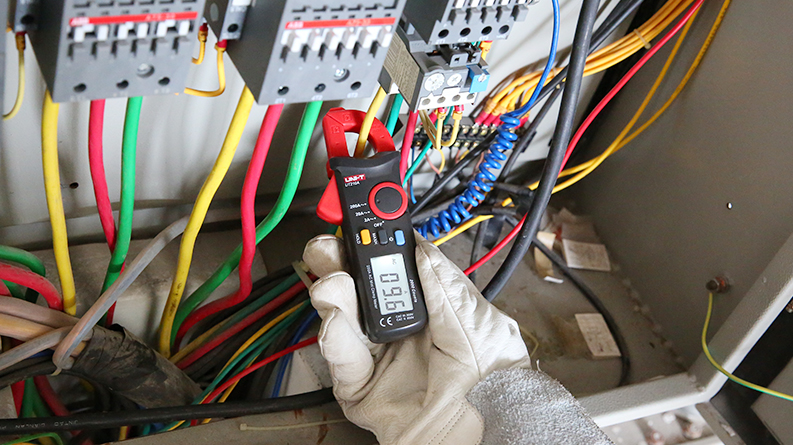 UT210A Current measurement