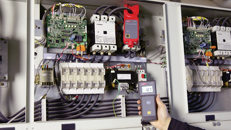 UT255 Series High Voltage Clamp Ammeters 11 UT255B application