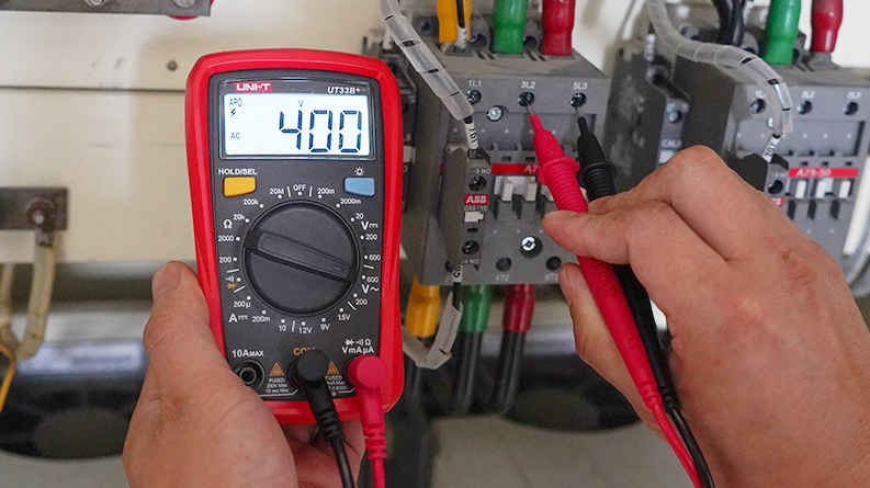 UT33B+ AC Voltage Measurement