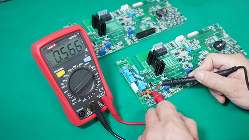 UT33C+ Diode Measurement