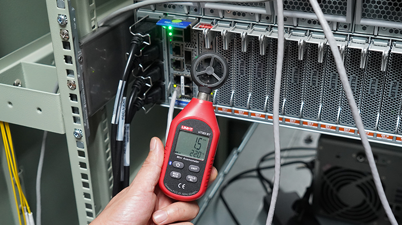 UT363/UT363BT Mini Anemometers 17 UT363BT application 1