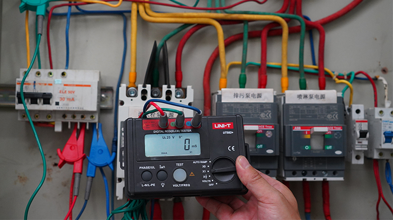 UT582+ Switchgear RCD measurement