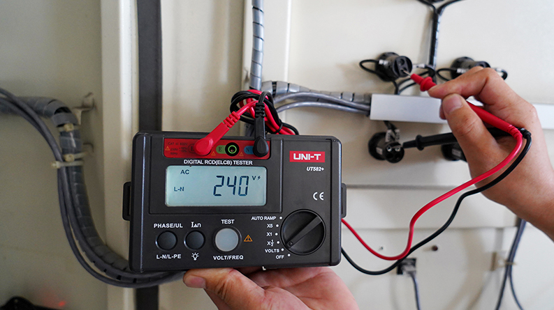 UT582+ Voltage measurement (1)