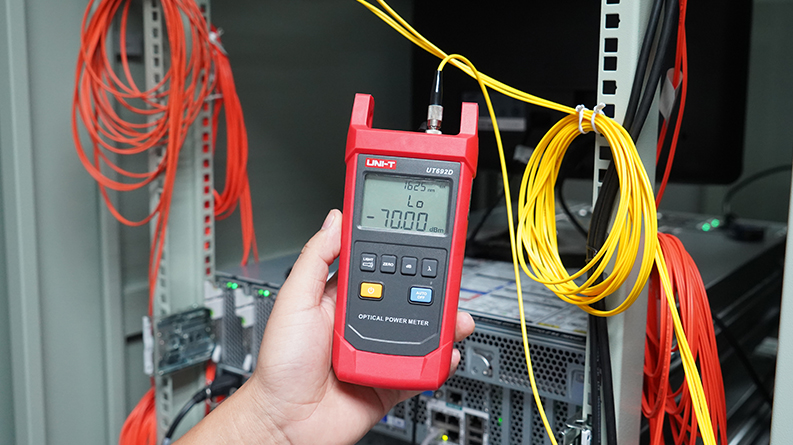 UT692 Series Optical Power Meters 12 UT692D application 1
