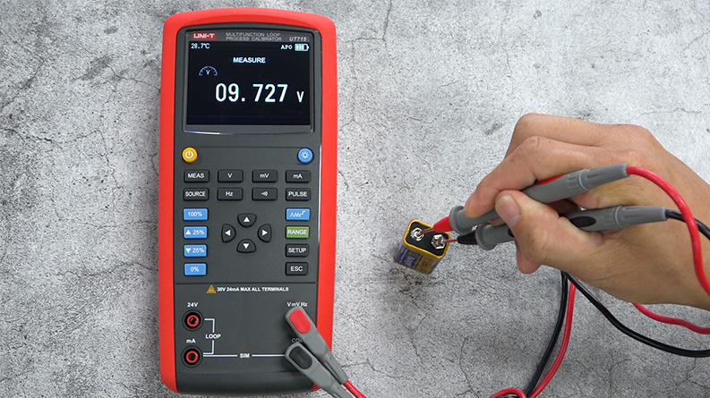 UT715 Multifunction Loop Process Calibrator 8 UT715 DC voltage measurement