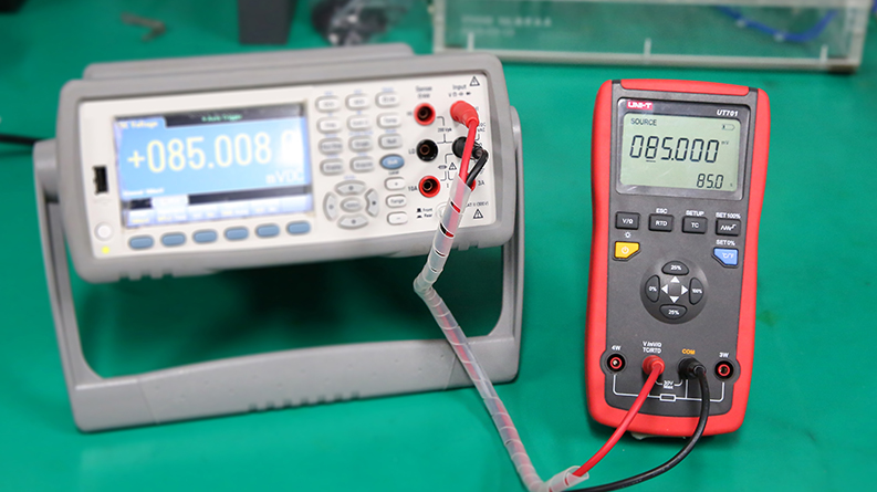 UT701 Voltage measurement