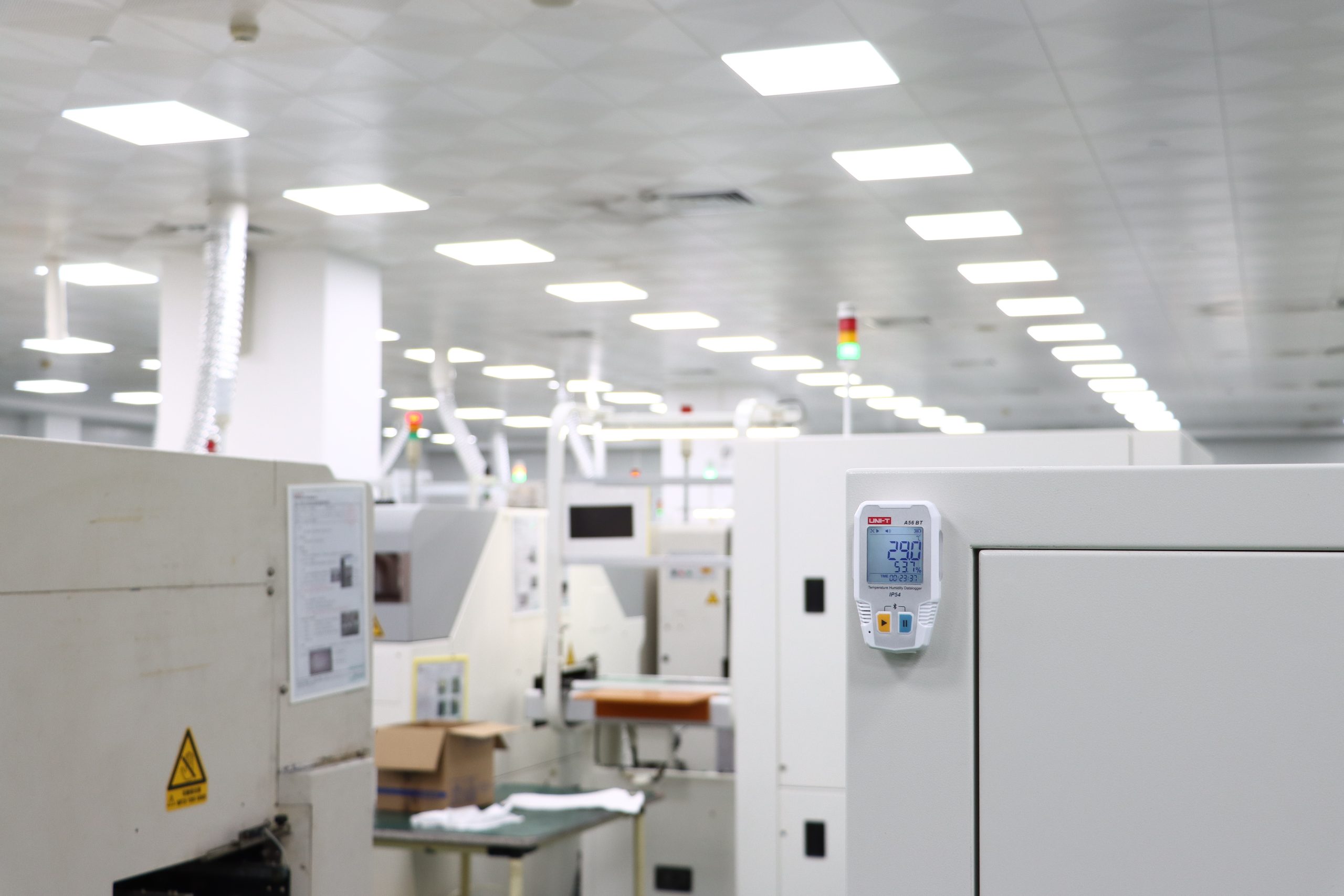 A56 BT Temperature Humidity Datalogger 13 A56 BT application 4 scaled